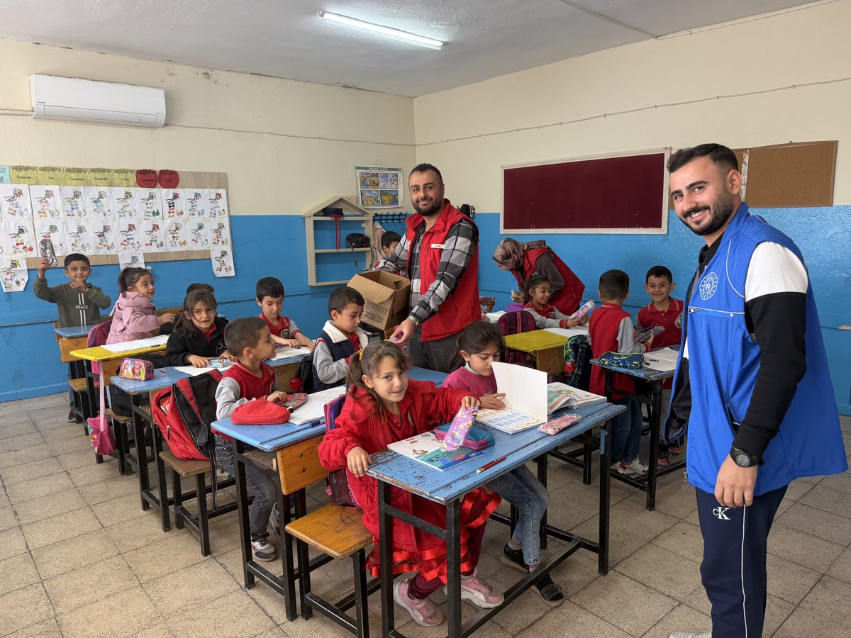GSB_KiziltepeGM's tweet photo. Genç Dönüşüm Projesi kapsamında bugün Günlüce Köyü’nü ziyaret ettik. Köy okulundaki öğrencilerle bir araya gelerek hem keyifli hem de öğretici anlar yaşadık. https://t.co/03RncIWhBT
