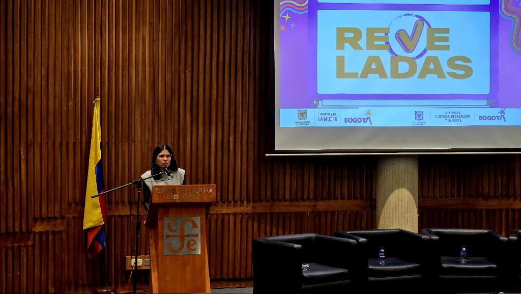 secredistmujer's tweet image. #AEstaHora participamos en #Revbeladas. Del silencio a la escena, un espacio liderado por la #SDMujer y @CulturaenBta para reconocer a las mujeres que, desde las artes, la cultura y el deporte, transforman imaginarios y rompen estereotipos de género. 💜✨