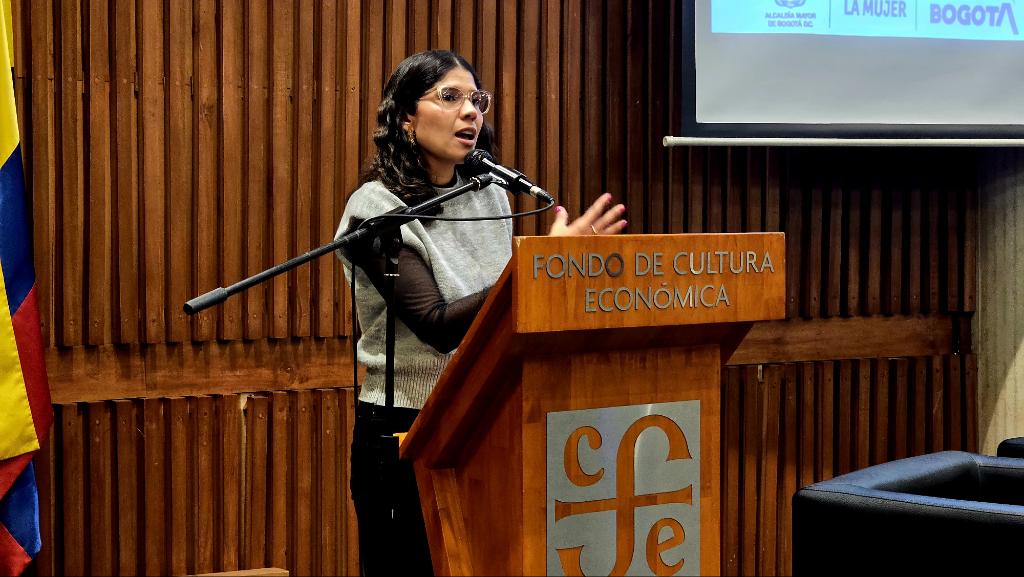 secredistmujer's tweet image. #AEstaHora participamos en #Revbeladas. Del silencio a la escena, un espacio liderado por la #SDMujer y @CulturaenBta para reconocer a las mujeres que, desde las artes, la cultura y el deporte, transforman imaginarios y rompen estereotipos de género. 💜✨