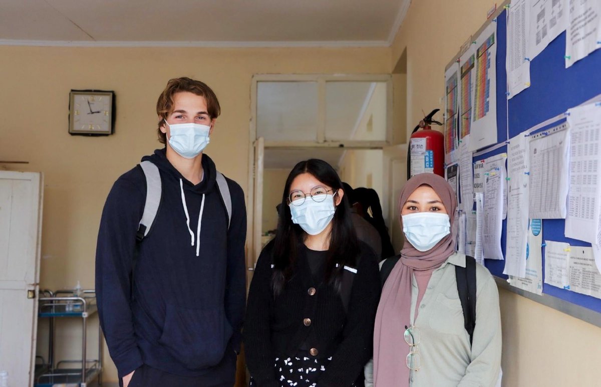 uvadatascience's tweet image. Through the Global Data Science Fellowship, Kayla Lee joined a team of UVA students working alongside clinicians and researchers at Kibong’oto Infectious Disease Hospital in Kilimanjaro, Tanzania.

Read more: bit.ly/4hWTpTH
