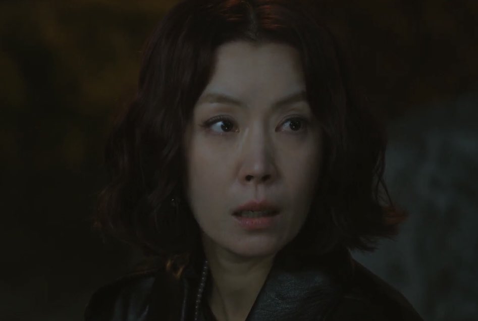 난 준서엄마도 아진이 못지않은 어쩌면 더한 소패라고 봄 살인만 안했지 진짜로 아진개비랑같이 인간성을 상실한 캐중에 하나라고 봄