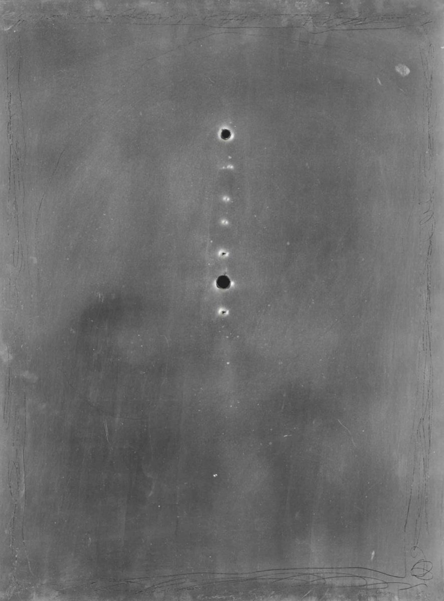 april_0034's tweet image. Lucio Fontana 
1966