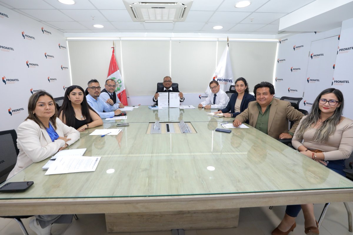 Pronatel_Peru's tweet image. El director ejecutivo #Pronatel y los directores de las unidades funcionales suscribieron el #CompromisodeIntegridad, que consolidará la participación activa de la entidad para fortalecer su capacidad preventiva y defensiva frente a la corrupción.