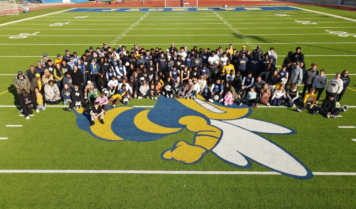 Heightsfootballofficial tweet media