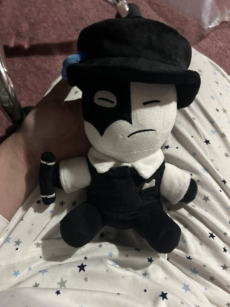 fluidbinary's tweet image. Idooodle artful plush i ordered a month before the makeship one was shown ohhhhh littol artful plsuhj❤️❤️ welcome to the world i love my wife