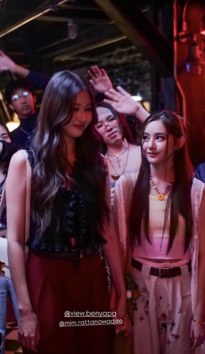 firstpeitos's tweet image. elas de maozinha dada vou me matar já 

MINPRAEW COZY LOVE 
#GirlRulesSeriesQ13 #ViewMim #วิวมิ้ม