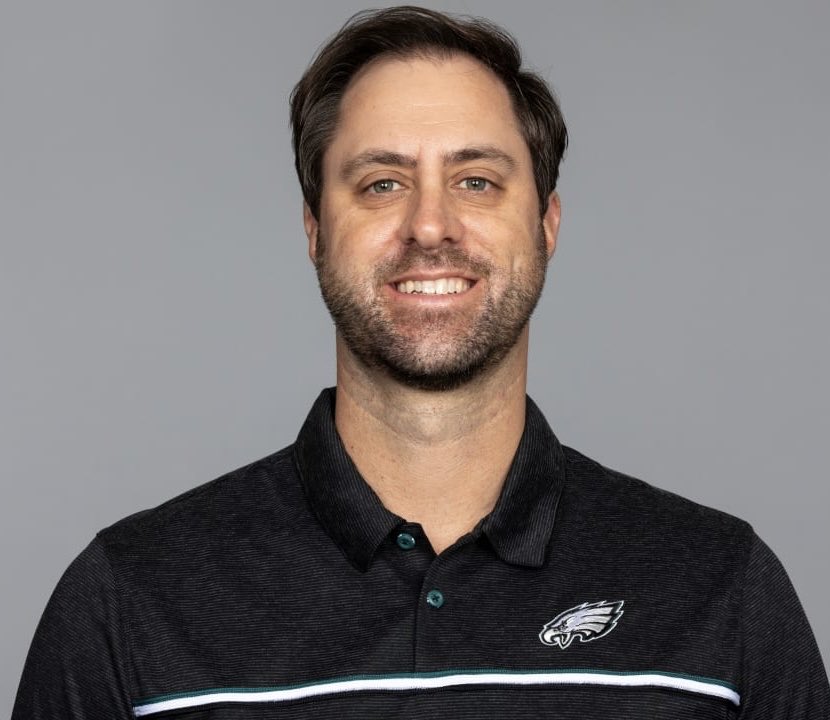 CooperDeJawn3's tweet image. What’s worse? 

Kevin Patullo                                   Burnt Turkey