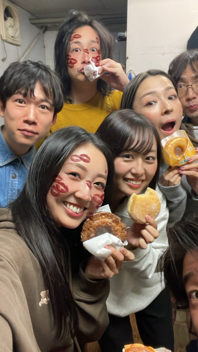 minamijuji327's tweet image. 日が変わりましたが💦
舞台「#PANGEA」稽古無事に終了‼️

今日は肥田ちゃんがロング休憩中に豚汁を作ってくれました🍚めっちゃ美味しかった😆
鎌田あゆちゃんが差し入れてくれた🍩と共に🌟

【チケット】
quartet-online.net/ticket/pangea2…