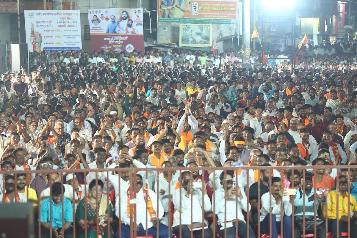 राज्याची तिजोरी ही शेतकरी, कष्टकरी आणि लाडक्या बहिणींची आहे, हा पैसा जनतेचाच असून तो जनतेसाठीच खर्च होत असल्याचे याप्रसंगी नमूद केले. लोकोपयोगी योजनेला कधीही निधीची कमतरता पडू देणार नाही अशी ग्वाही देखील याप्रसंगी दिली. 

पाचोऱ्यातील विविध जाती-धर्मातील लोक हे किशोर अप्पांच्या