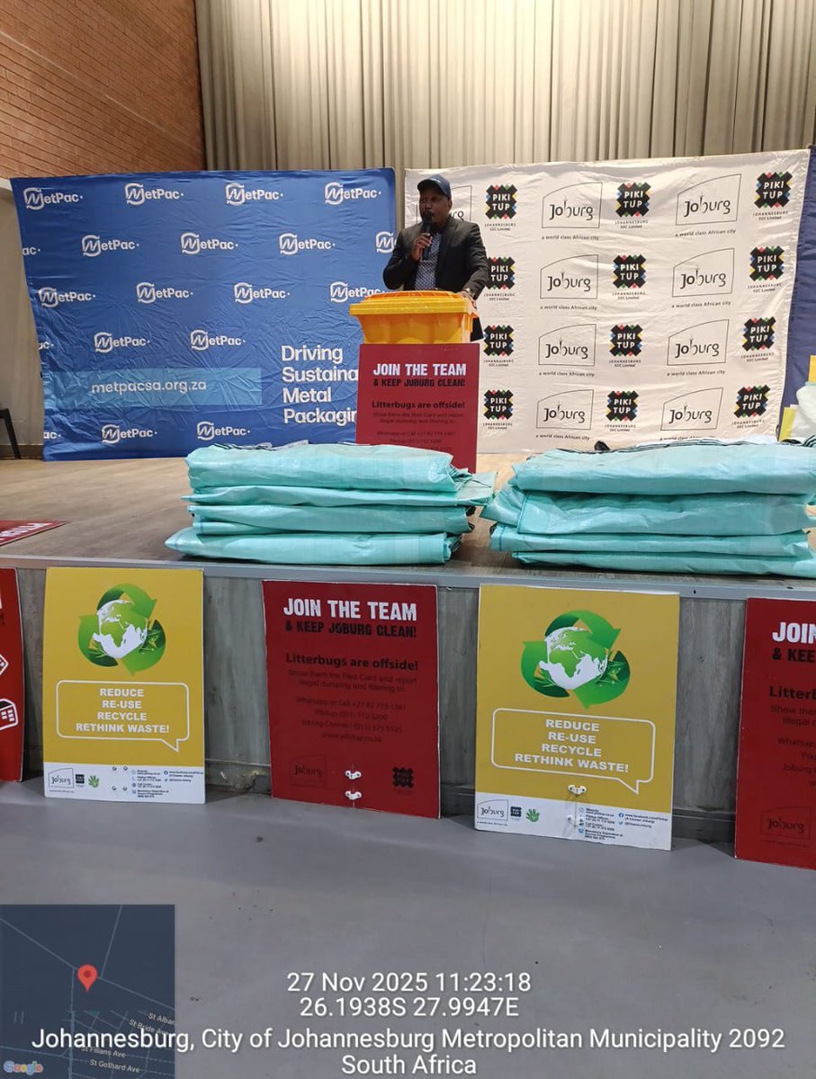 CleanerJoburg's tweet image. Jozi! FUN from today&apos;s PETCO and Pikitup Schools Environmental Adventure Programme with our MMC EISD @JackSekwaila supporting #ReduceReuseRecycle #SaveThePlanet @CityofJoburgZA 💚♻️🌍🗺️🏆✅