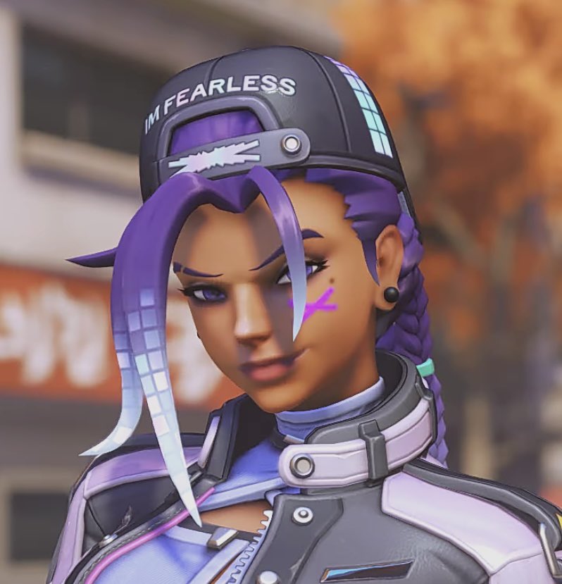 smalldickhacker's tweet image. Really ? Does she mean it or is she making fun of her .

  But either way it’s not that small (💢)