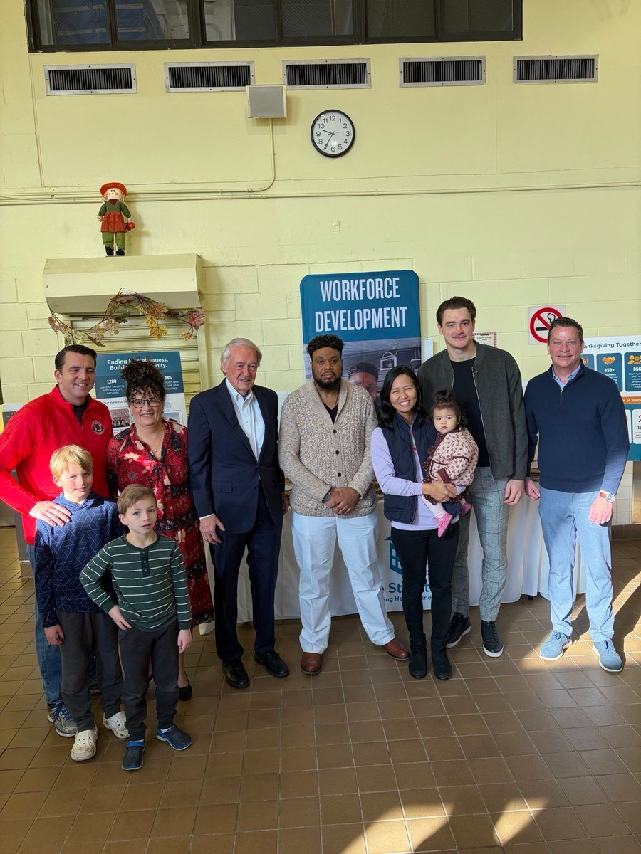 Grateful to the Pine Street Inn for their tireless work to make sure everyone in our community can enjoy a Thanksgiving meal today. Glad to come together with Mayor Wu and community leaders for another year.