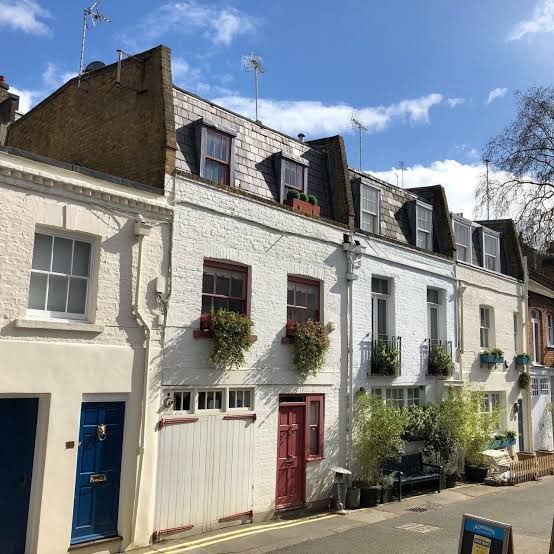 One year after survivor Anouska is photographed in the UK press (linking her to both Gbisliane Maxwell and Donald Trump) Jeffrey Epstein purchases his top Madame the Mayfair flat and put it in Ghislaine Maxwell’s name. 

Then like in his own properties, he micromanaged every