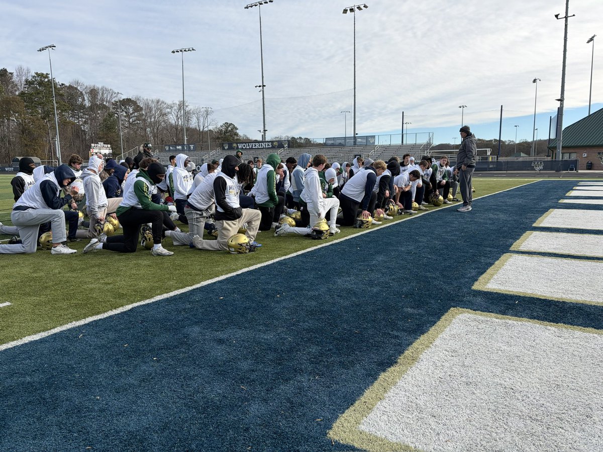 Not many people get to do this! Super blessed to be the final 8 teams left with the best set of guys anyone could ask for! Ready to roll tomorrow night! Let’s get it! #HappyThanksgiving #WestVsEverybody #LinebackerU