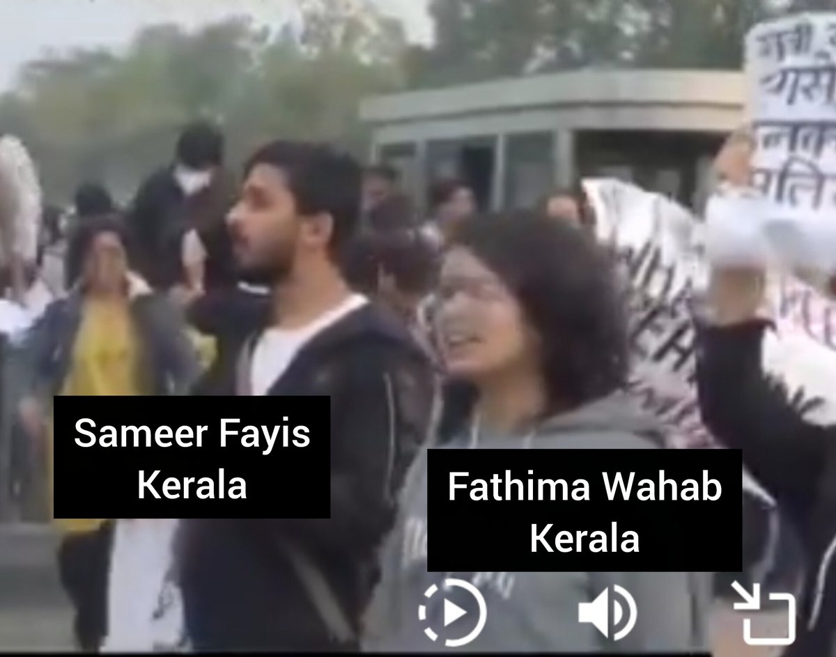 X_expression's tweet photo. Who is lying Delhi police? , akshay? or akshay's best friend Fatimah wahab? 
Fatimah says Left boob pressed by DP. 
 DP says right boob but Akshay says both boobs pressed equally ? #Hidma #IndiaGateProtest
#AirPollution #DelhiAirCrisis  #AirPollution #Delhi
#GenZProtest #GenZ https://t.co/o7HvC61HNj