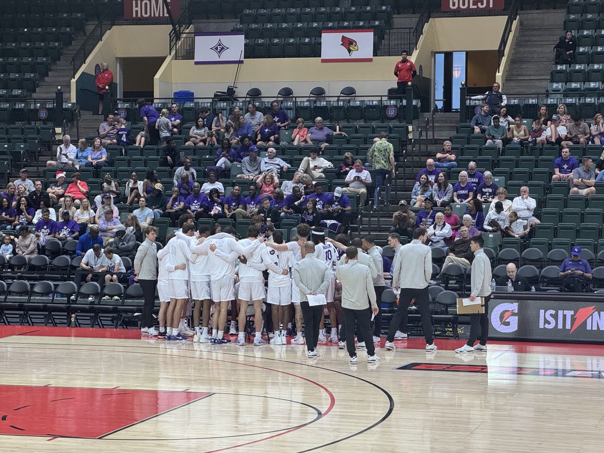 ⁦<a href="/FurmanMBB/">Furman Basketball</a>⁩ with early lead on Richmond. Good Furman crowd here in #Orlando. #ESPN