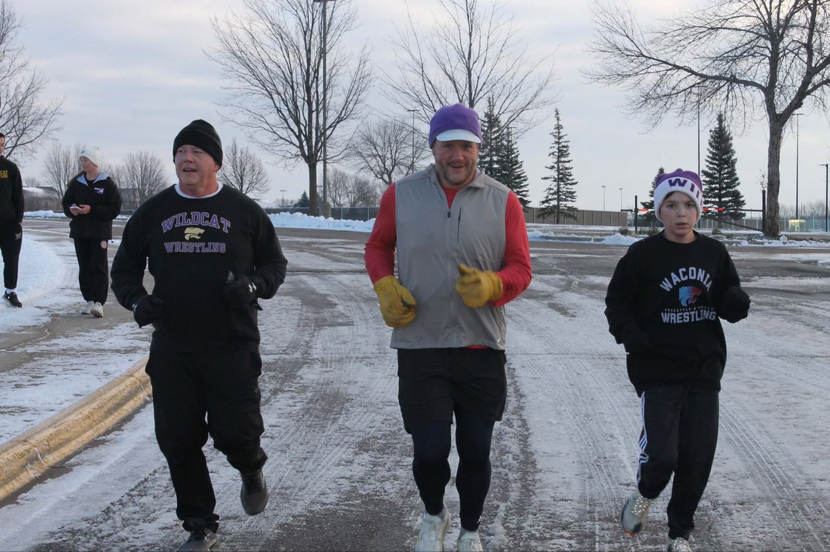 WaconiaWrestlin's tweet photo. Another Turkey Trot in the books! 
Happy Thanksgiving 🦃 https://t.co/4E0DnrSLy9