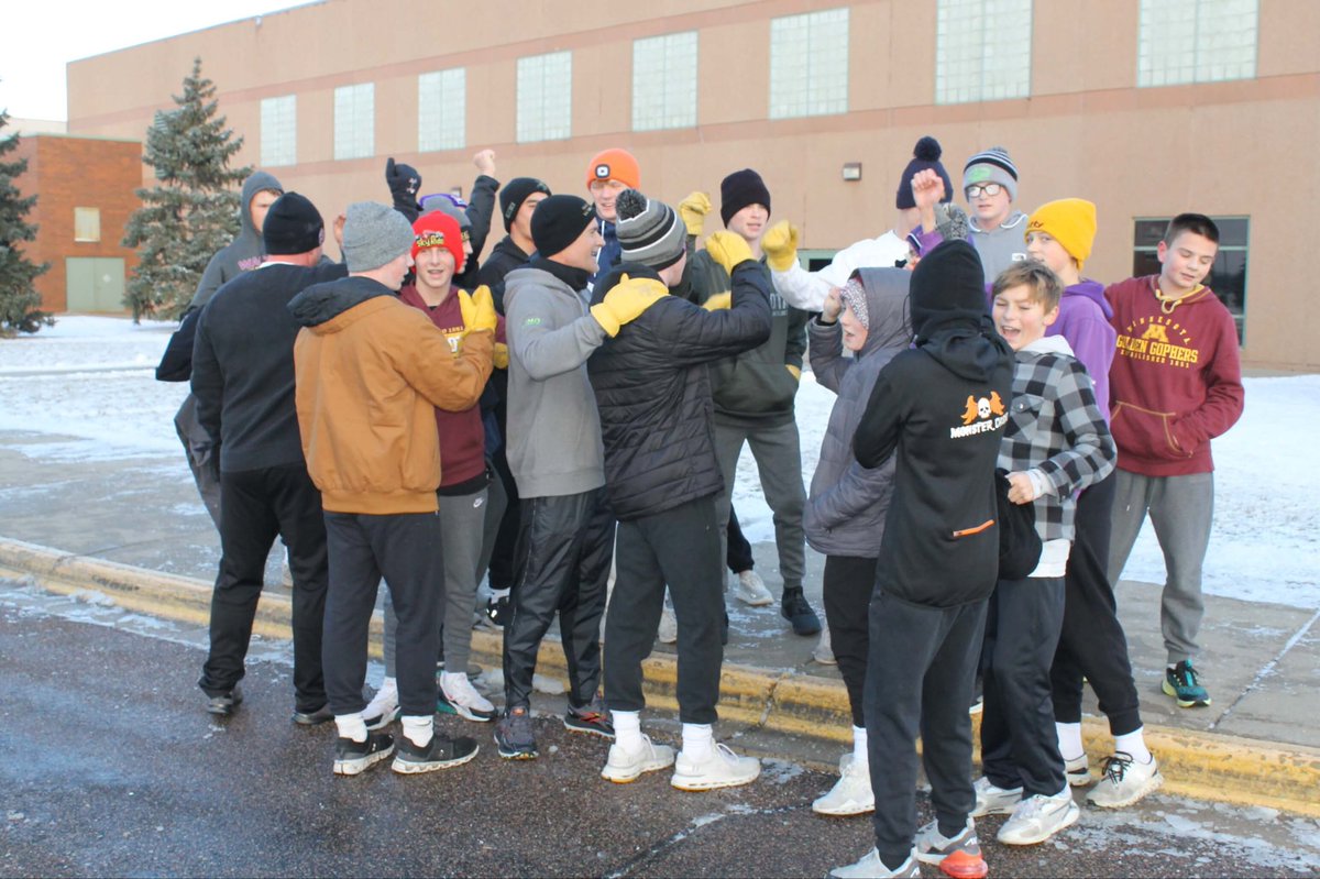 WaconiaWrestlin's tweet photo. Another Turkey Trot in the books! 
Happy Thanksgiving 🦃 https://t.co/4E0DnrSLy9