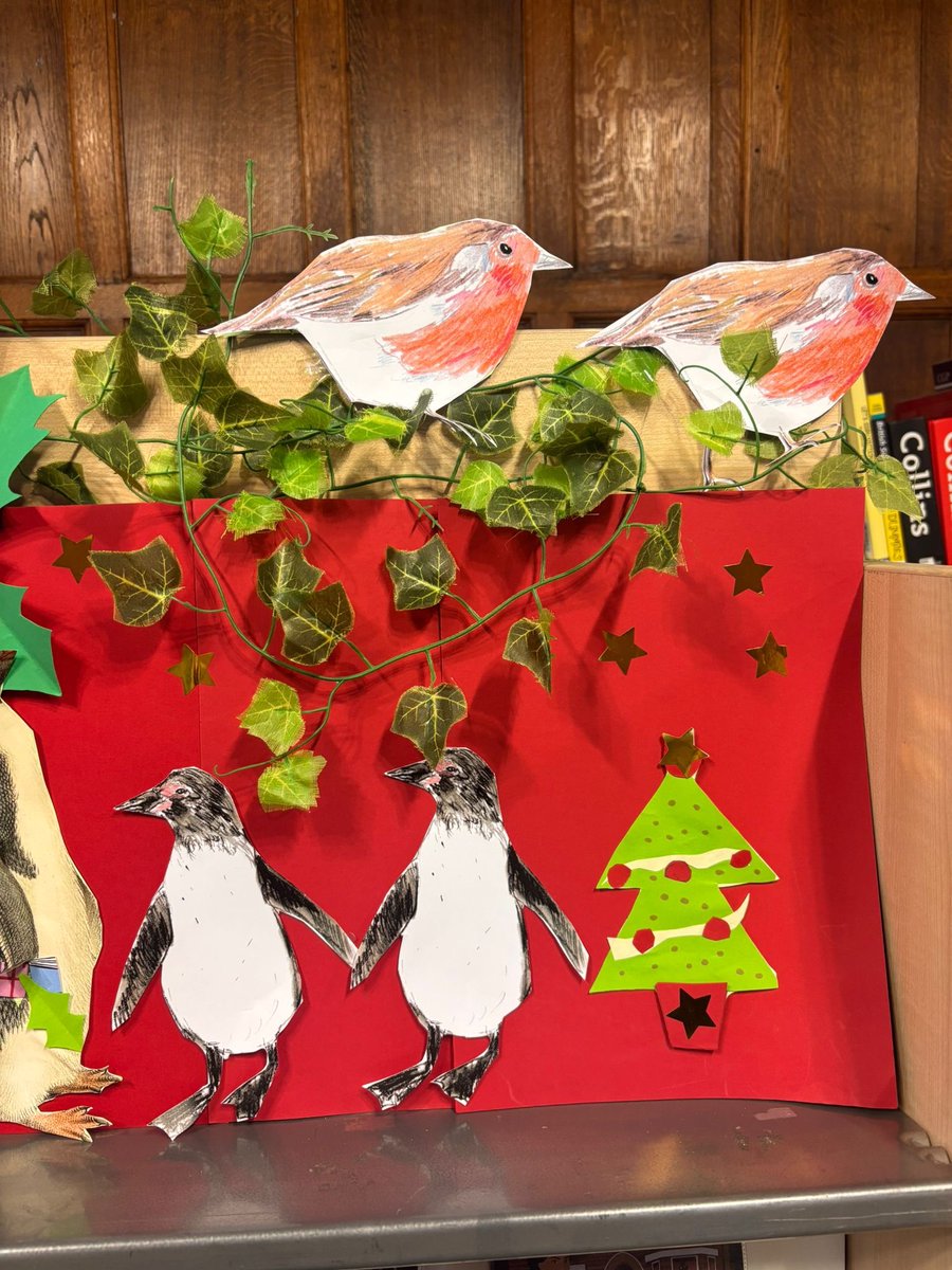 CharltonLib's tweet image. Christmas is coming to #CharltonLibrary! 🐧 Pop in during library opening hours to browse and borrow items to get into the festive spirit, read some themed stories or join in with Christmas crafts 🎄 #LoveYourLibrary