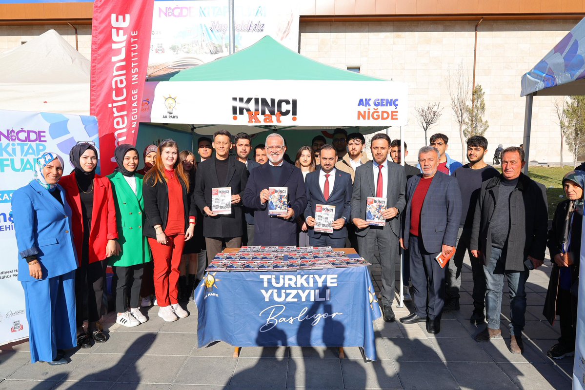 AK Parti Grup Başkan Vekilimiz, Manisa Milletvekilimiz Sn. Bahadır Yenişehirlioğlu
“İkinci kat” standımızı ziyaret etti.

Gençler, 30 Kasım Pazar gününe kadar standımız sizleri bekliyor 🚀

📍Niğde
