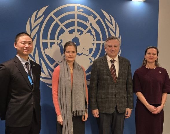 UNBelarus's tweet photo. UN Resident Coordinator in Belarus met with Chargé d’Affaires of Germany to strengthen cooperation with #DeutscheBotschaftMinsk. #Germany is a key UN donor and partner for peace & sustainable development.
#SDGs #UNinBelarus #UN80 #PartnershipsForProgress https://t.co/STQm6wYAzp