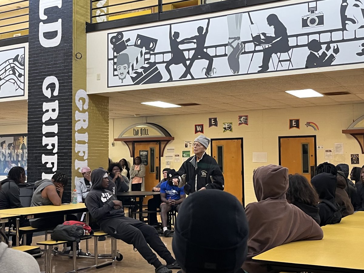 Thank God to coach in yr-15, thankful to practice in 4 Thanksgiving practices (2 here ⁦<a href="/FCHSfootball21/">Fairfield Central Football</a>⁩) #TurkeyBowl #HappyThanksgiving 📖🦃🏈