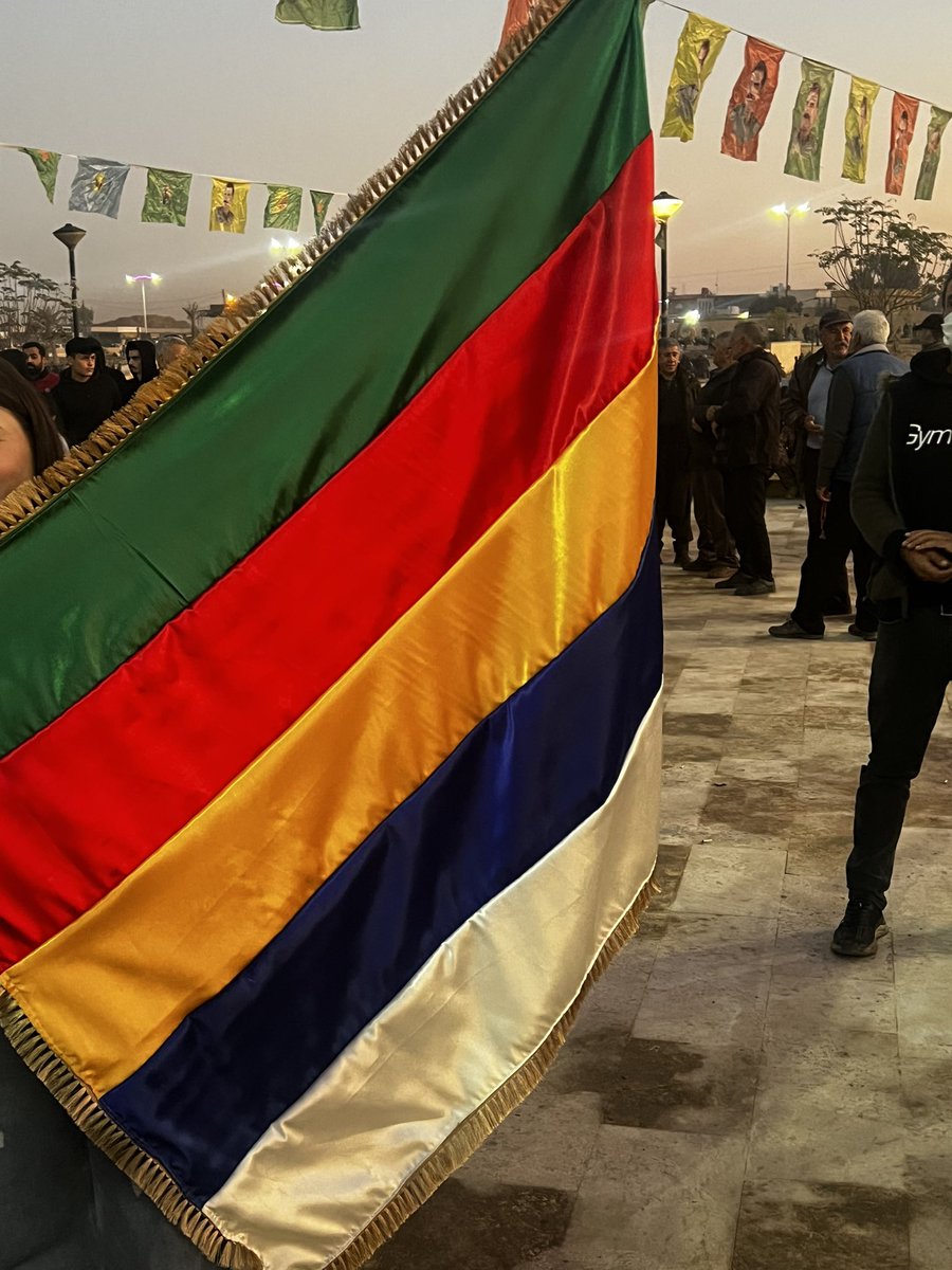 dogancihannn's tweet image. #Rojava

Dürzi topluluğu bayrağı