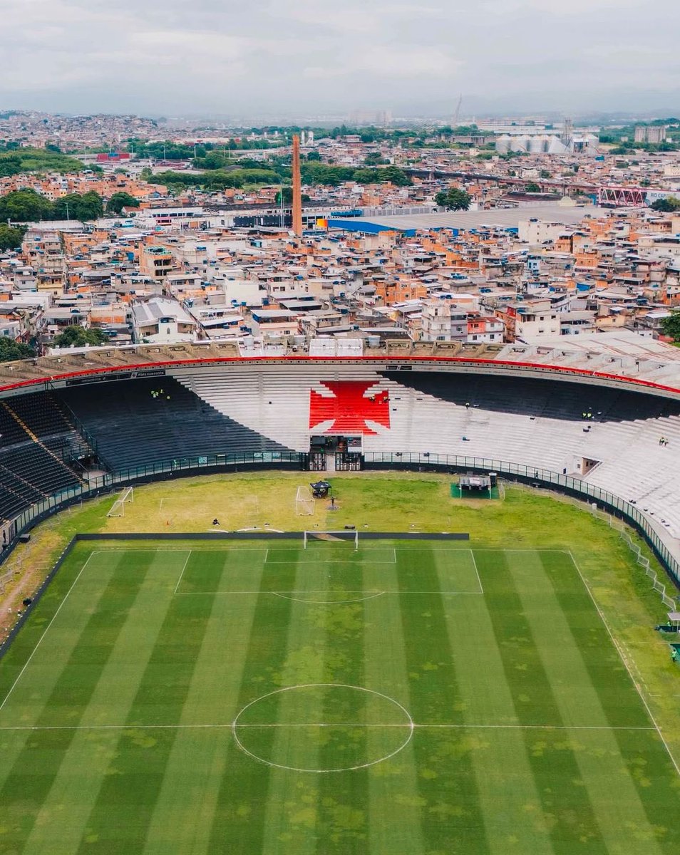 newscolina's tweet image. Dificilmente as obras para reforma de São Januário começarão no primeiro semestre de 2026.

O cruzmaltino vê algumas etapas como fatores que impedem a definição de uma data neste momento. O processo de transferência e o licenciamento são algumas delas.

O clube trabalha com um…