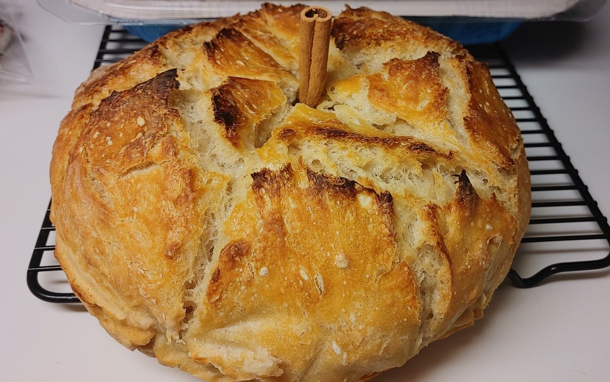 ladybuggdesigns's tweet photo. Can't have a day without baking a beautiful loaf of bread. Thank you Melissa Weatherall for sharing your gift of knowledge with me. I will ever be grateful.
#Duane
#makelifebeauiful
#choice
#behonesttoyourself
#Gratitude
#lifeiswhatyoumakeit https://t.co/8YgNhQosJj