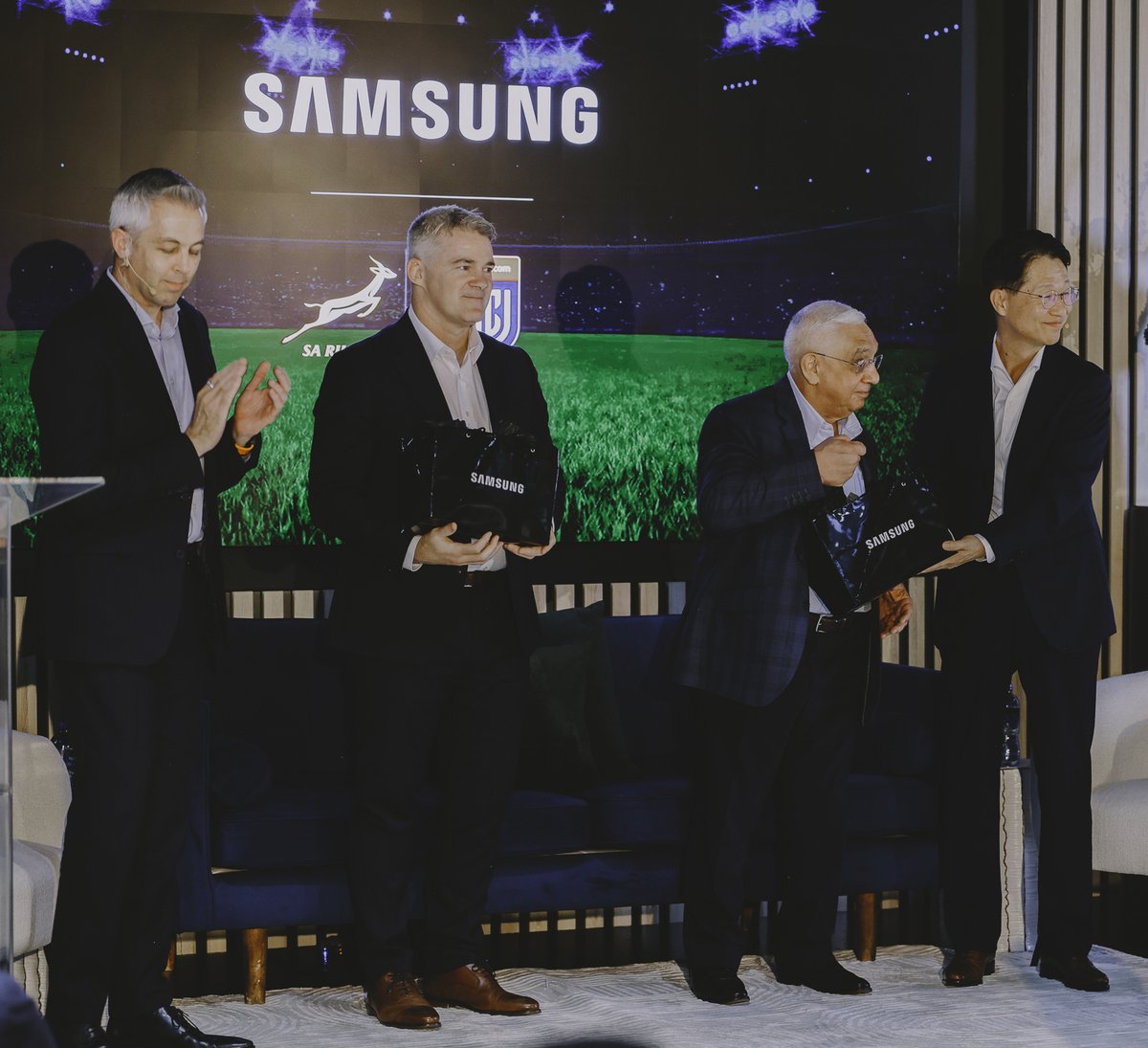 Samsung Mobile SA tweet media