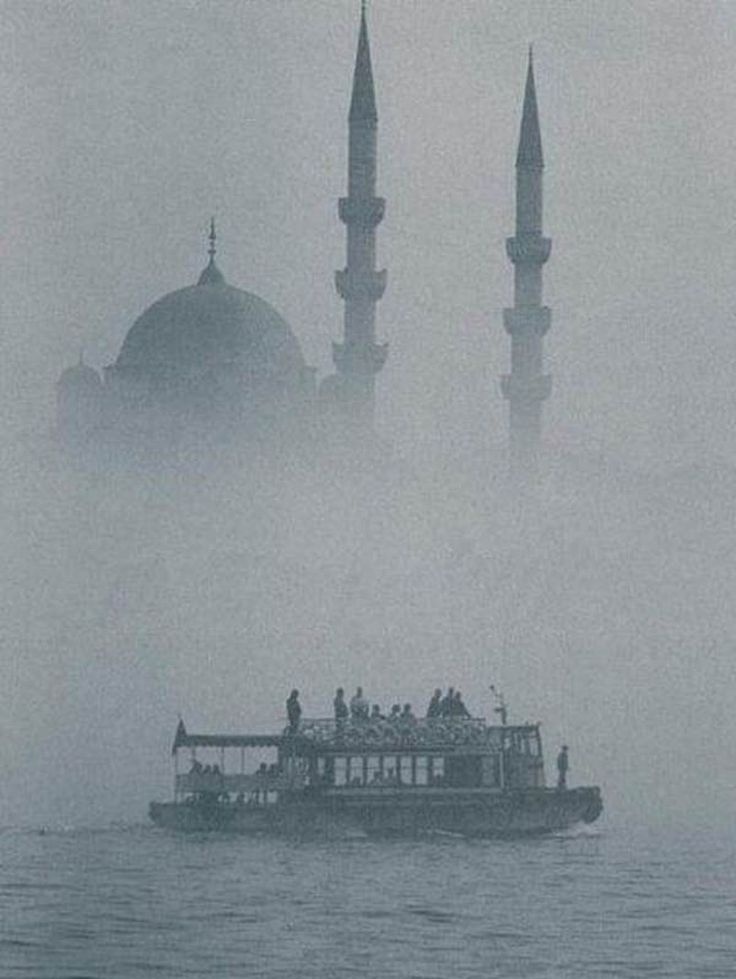 Tutunacaksan birine, Allah'a tutun. O seni asla yarı yolda bırakmaz.