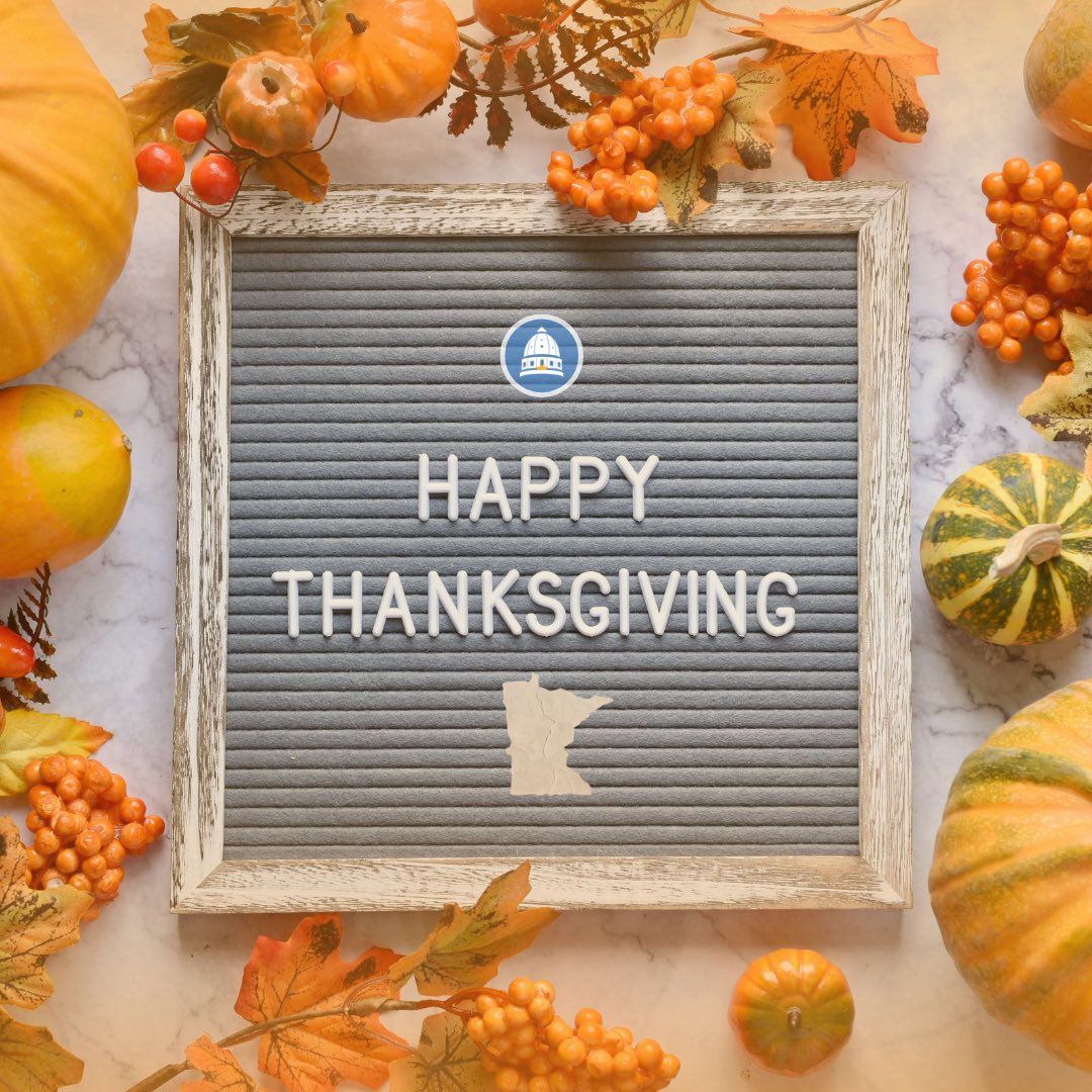 SenDoronClark's tweet photo. Happy Thanksgiving! https://t.co/Biwi6xmZKt