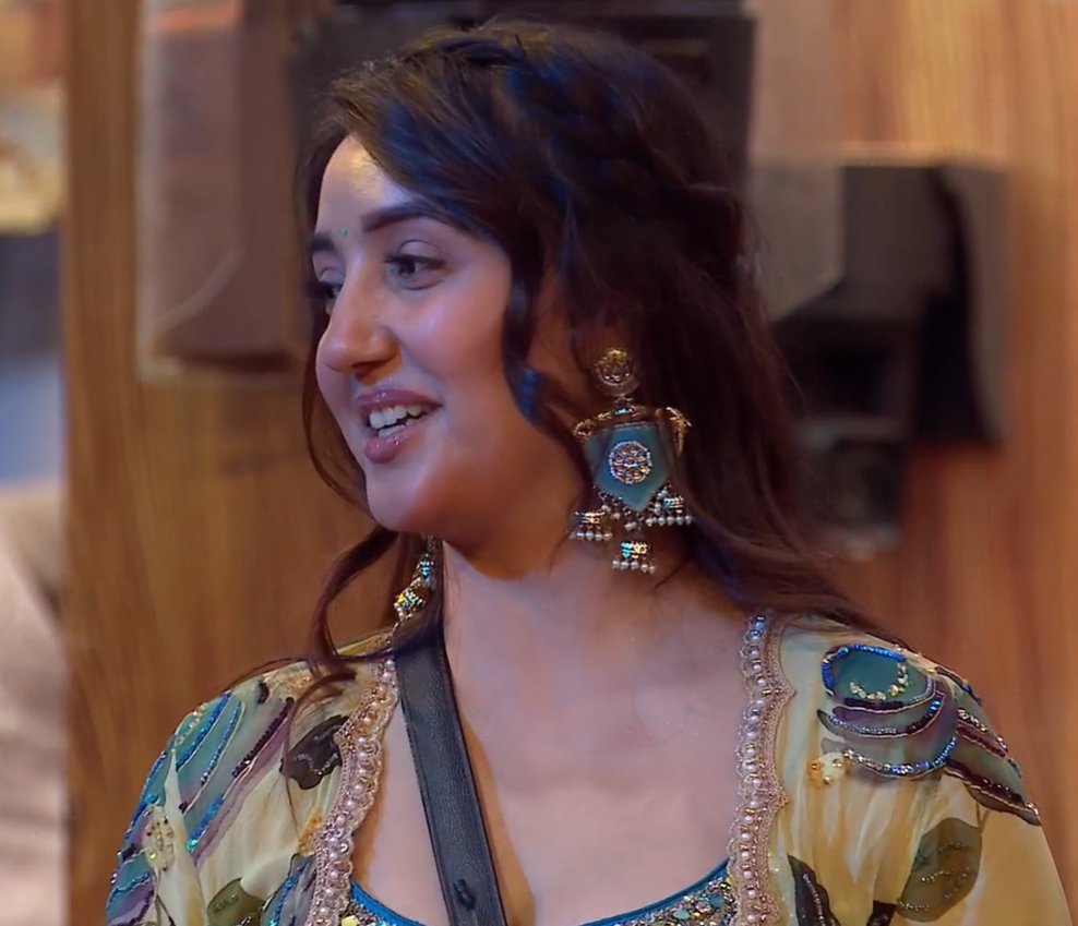 serienRose's tweet image. free my girl she did all of it but i don’t care! She is innocent

#ashnoorkaur | #abhinoor