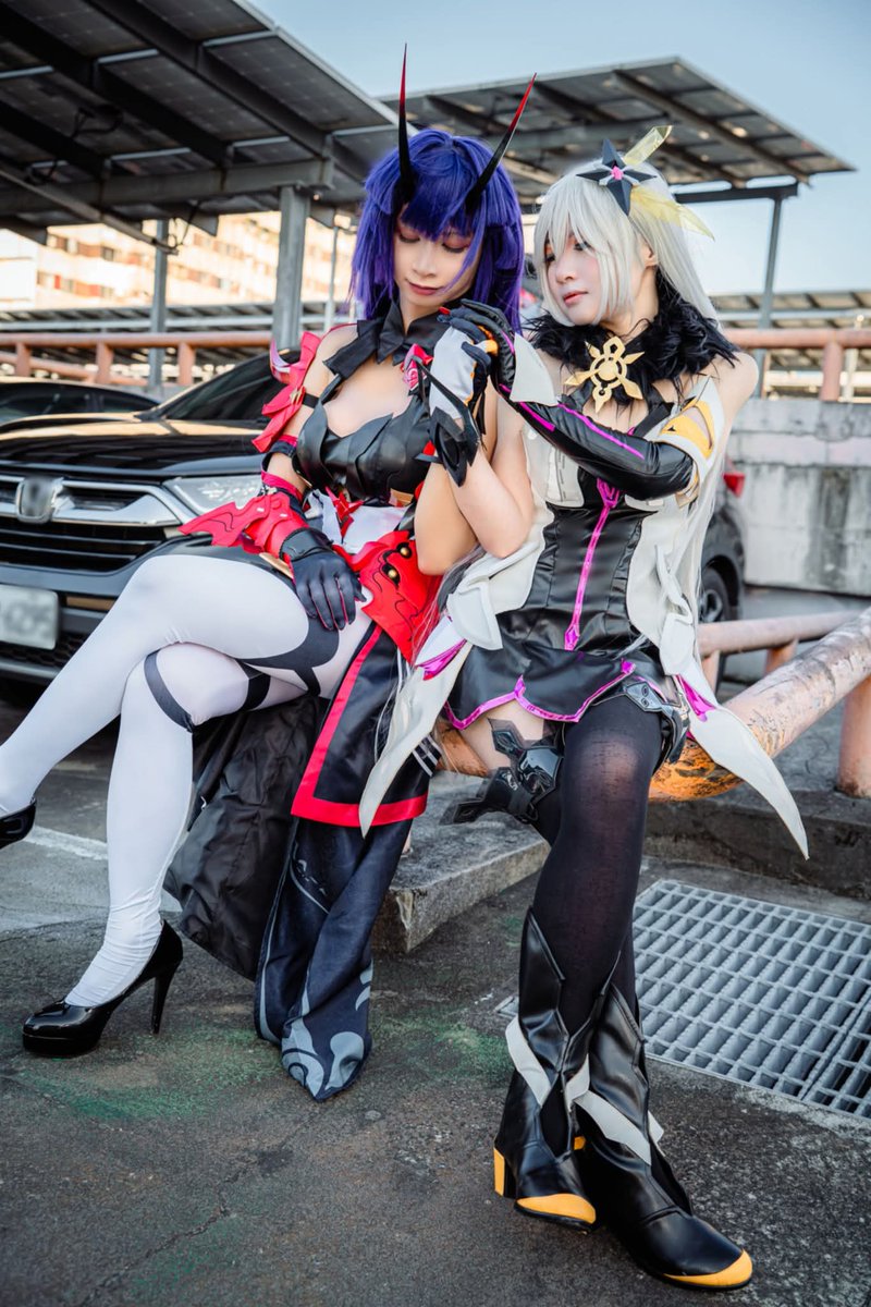 gint254's tweet image. ⛅屋頂🪜

「真希望每天都能有這麼美的光」

「呵呵，每天都有喔」

「為什麼?」

「因為妳在」

雷電芽衣_ Kellie Chiu
琪亞娜_ 我
攝影_ 孫吉良

#崩壞3rd #崩坏3 #崩壊3rd #HonkaiImpact3rd
#雷電芽衣 #RaidenMei
#琪亞娜 #kianakaslana