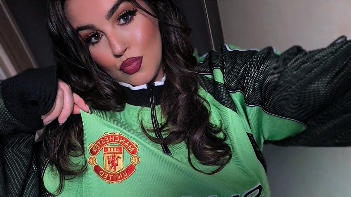 AmyyyRosee's tweet image. Retro&apos;s 👕⚽ &amp;gt;&amp;gt;&amp;gt;
#MUFC