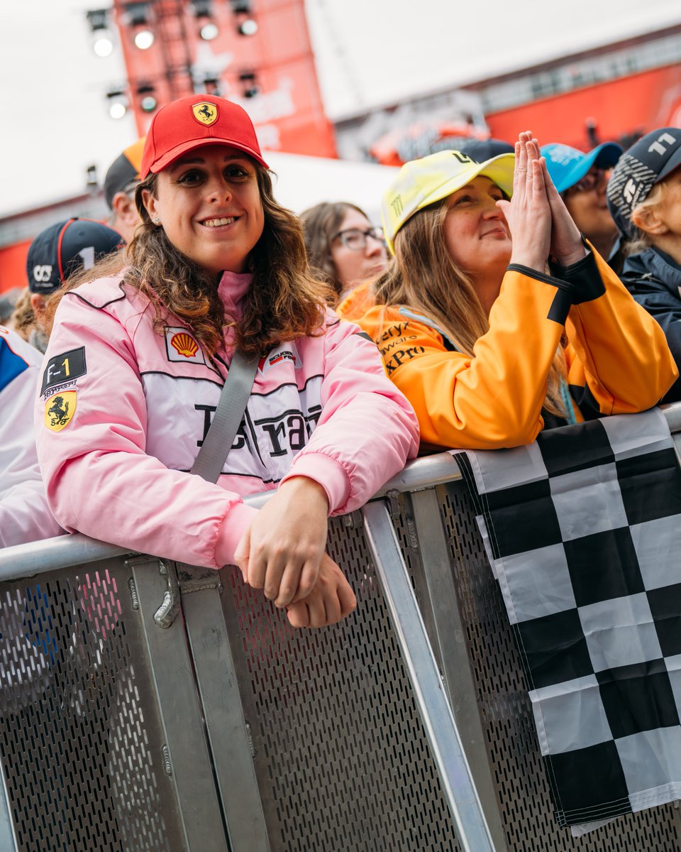 f1academy's tweet image. You showed UP Vegas. 🤝 

Thank you for all of the support. 🤍

#F1Academy #LasVegasGP