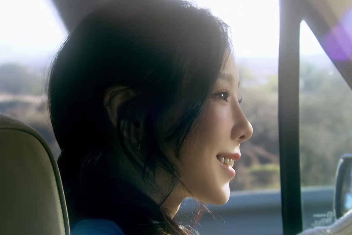 soompi's tweet photo. WATCH: #Taeyeon Stars In MV Teaser For Upcoming Track "Panorama" 
https://t.co/7rigvcBiK3 https://t.co/GxYGx78YS4