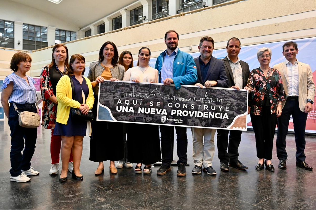 Orrego's tweet image. Seguimos recuperando la ciudad para las personas. Lanzamos “Aquí se Construye una Nueva Providencia” iniciativa de @Muni_provi. Retomando espacios tan significativos como lo fue el antiguo mercado, para modernizarlo y devolverle vida a este punto histórico de la comuna.

Y eso es…