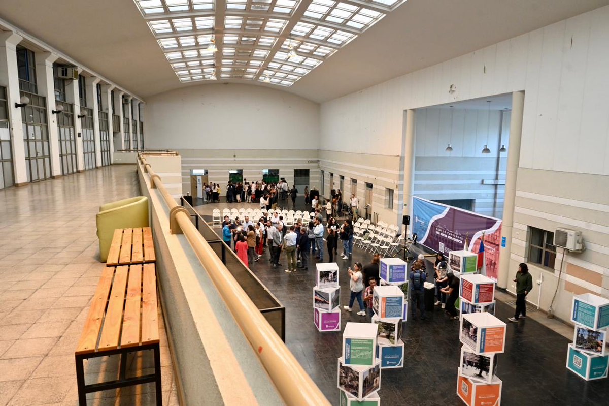 Orrego's tweet image. Seguimos recuperando la ciudad para las personas. Lanzamos “Aquí se Construye una Nueva Providencia” iniciativa de @Muni_provi. Retomando espacios tan significativos como lo fue el antiguo mercado, para modernizarlo y devolverle vida a este punto histórico de la comuna.

Y eso es…