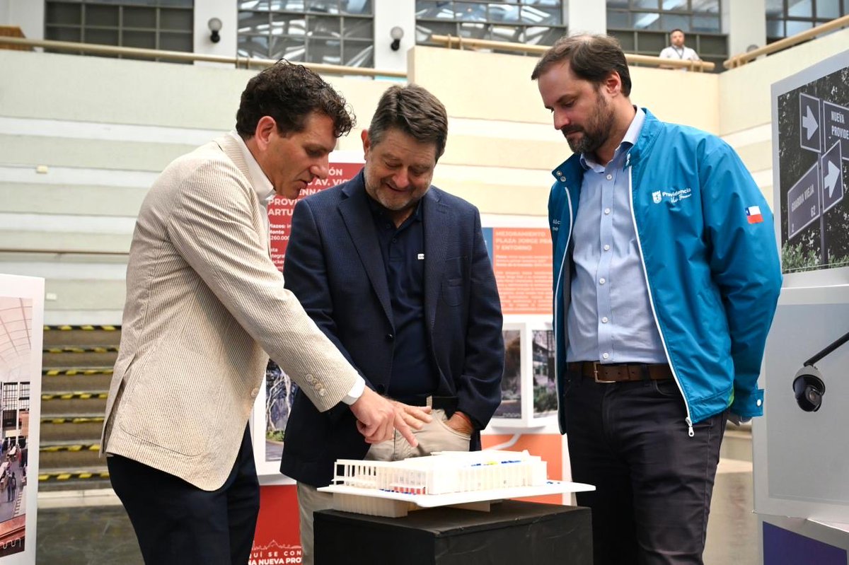 Orrego's tweet image. Seguimos recuperando la ciudad para las personas. Lanzamos “Aquí se Construye una Nueva Providencia” iniciativa de @Muni_provi. Retomando espacios tan significativos como lo fue el antiguo mercado, para modernizarlo y devolverle vida a este punto histórico de la comuna.

Y eso es…
