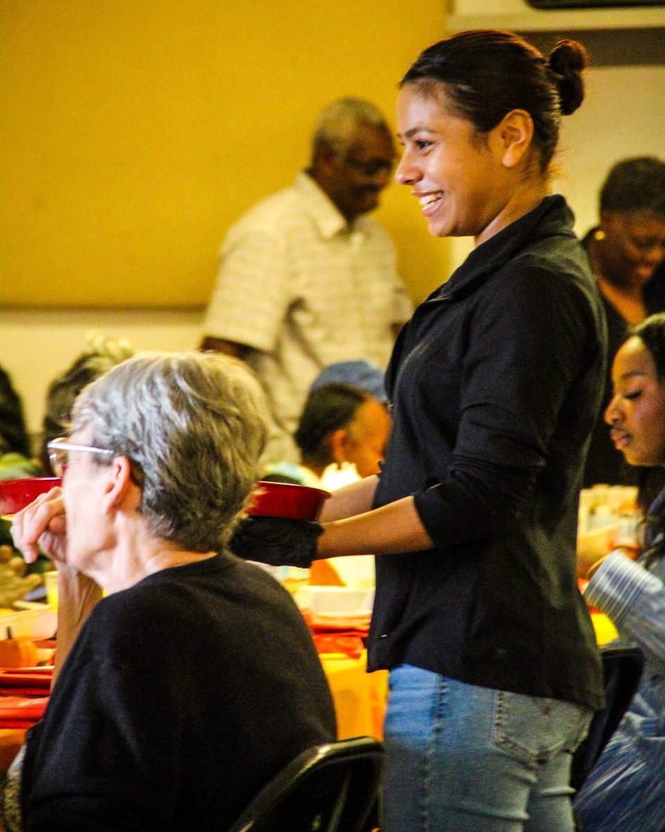 ManorISD's tweet image. 🦃Happy Thanksgiving to all of our students, staff, families, and Manor Community! We hope your holiday is filled with joy. From student and district service projects, to warm family lunches, we have so much to be thankful for in our community.🧡🤎