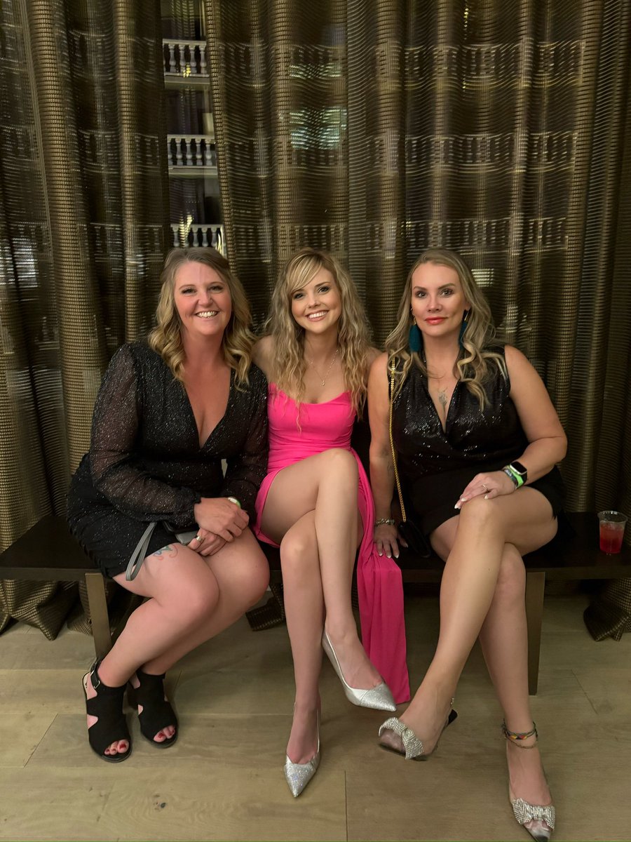 NatCatNFT's tweet image. Gm!

Happy Thanksgiving! Thankful for women in crypto 🥰

@SappySisters