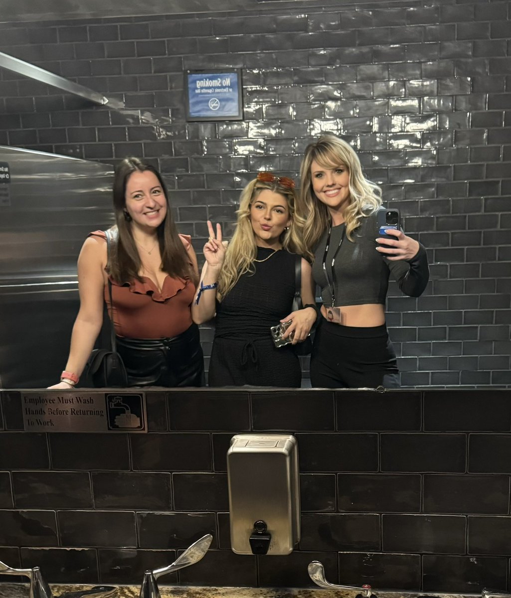 NatCatNFT's tweet image. Gm!

Happy Thanksgiving! Thankful for women in crypto 🥰

@SappySisters