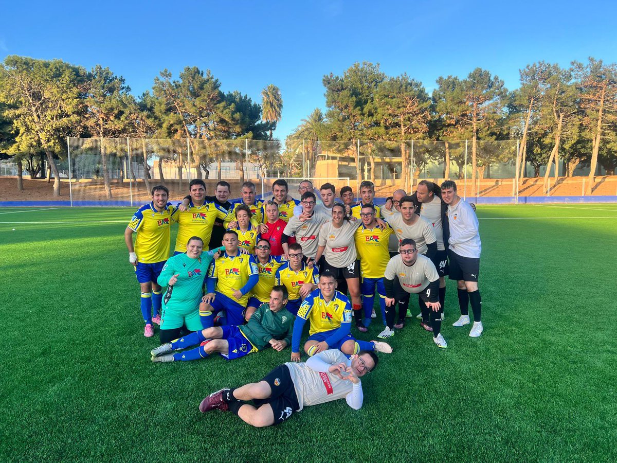 📸💛💙 #CádizCFGenuine