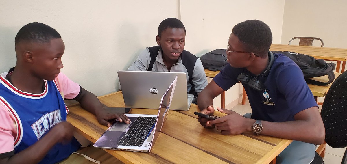 InkubaA's tweet image. CATS Hackathon 2025, Burkina Faso
Teams discussing projects
#catshackathon #CardanoCommunity #cardanoafricasummit