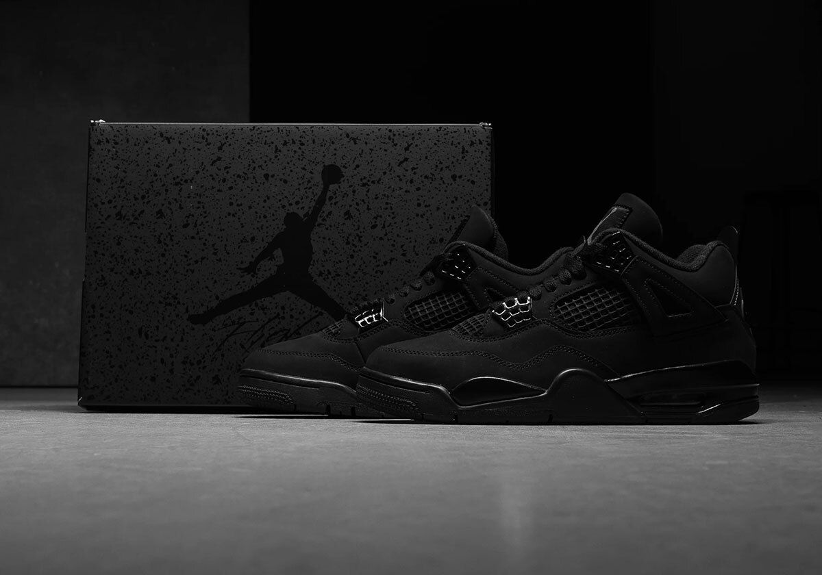 SneakerNews's tweet photo. AIR JORDAN 4 "BLACK CAT"
Releasing November 28th, 2025
FULL FAMILY SIZES!

Store list > https://t.co/08HWpuOmmw https://t.co/9kNpAuLcbD