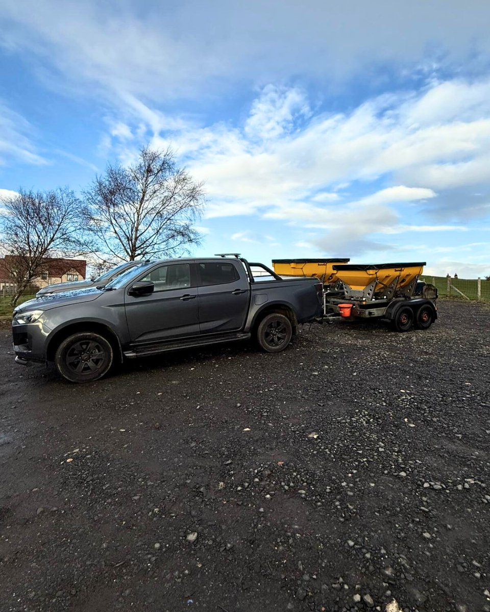 WessexIntl's tweet photo. Winter-ready in Scotland! ๐ด๓ ง๓ ข๓ ณ๓ ฃ๓ ด๓ ฟ
Kingsfield Contracting are set with their SnowEx spreaders โ๏ธ
#SnowEx #WinterReady https://t.co/F78xUUIBog