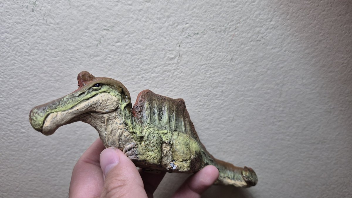 MTali_Art's tweet photo. The boy is painted
#paleoart #sculping #PolymerClay #spinosaurus #painting https://t.co/oiSEWIcBBN