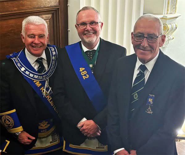 KM482masons's tweet photo. The Lodge Kirkliston Maitland trio who attended today's Grand Lodge Installation ceremony. From left to right, Bro Peter Cox RWM, Bro. Gordon Yeoman PM and Bro. Peter Ritchie PM. 🏴󠁧󠁢󠁳󠁣󠁴󠁿 https://t.co/V6Q8f7VnOb