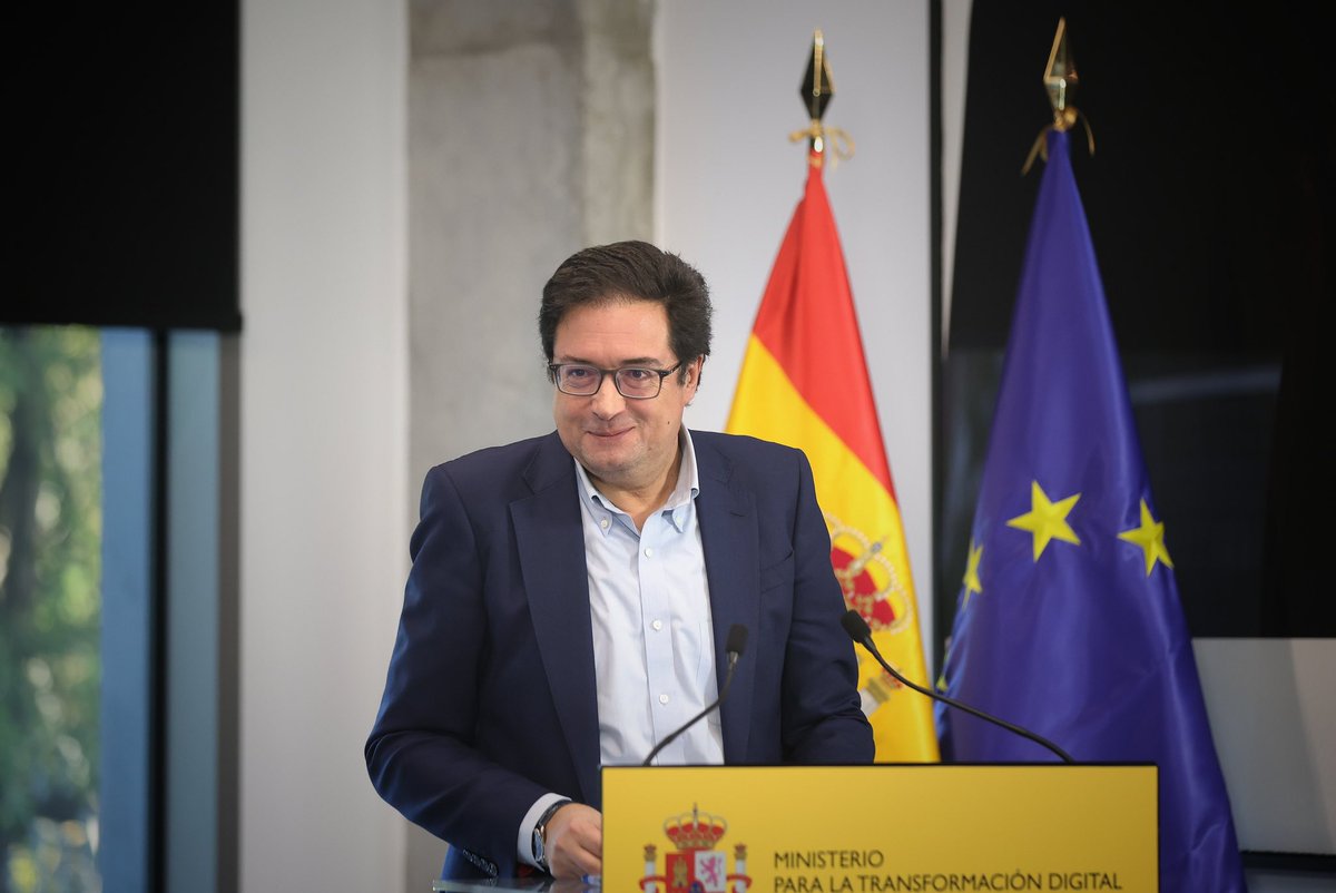 oscarlopeztwit's tweet image. Hoy cumplimos con los empleados públicos:

Firmamos con los sindicatos un acuerdo que asegura su poder adquisitivo: sus retribuciones se incrementarán un 11% entre 2025 y 2028.

Este gobierno apuesta siempre por reforzar nuestro Estado del Bienestar.